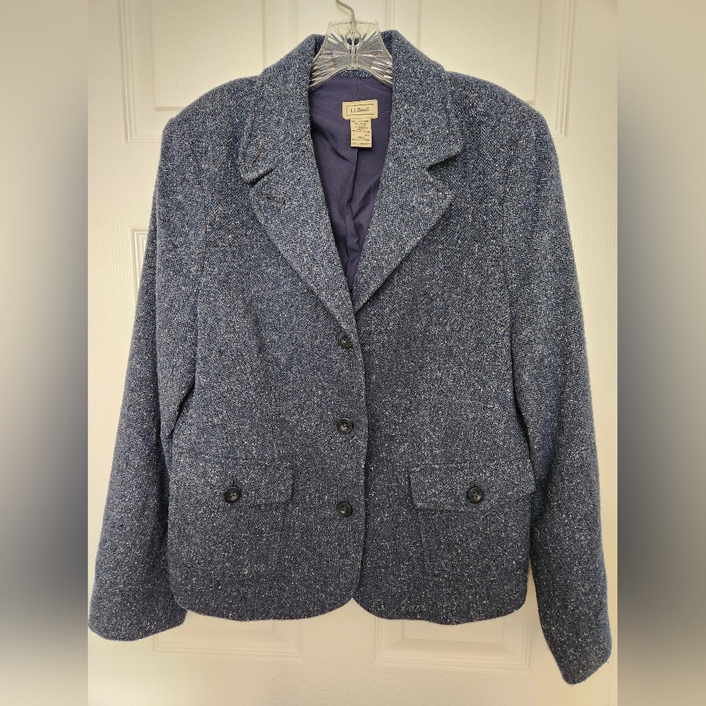 L.L. Bean Wool and Silk Navy Blue Blazer